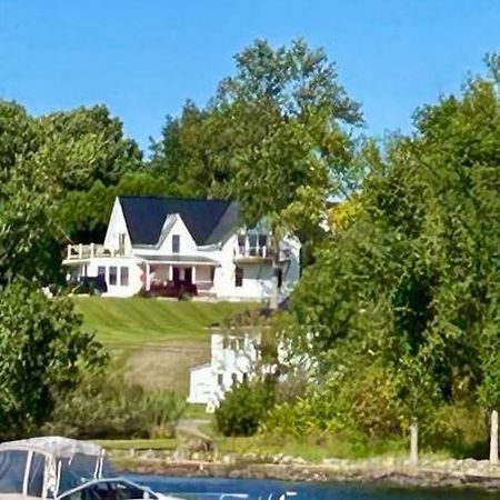 Gray'S Manor - Lake Memphremagog Apartment Newport Exterior foto